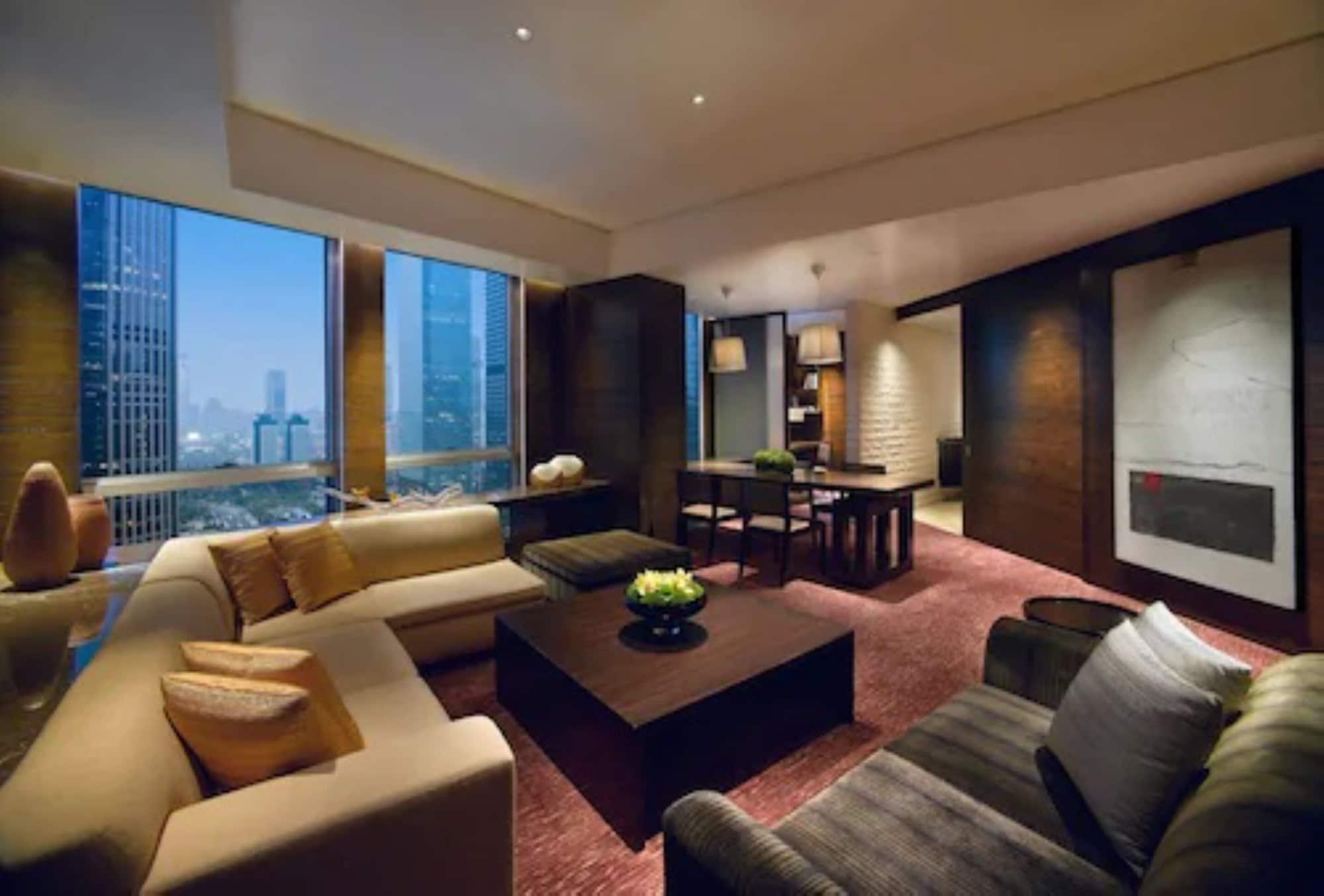 Отель Grand Hyatt Гуанчжоу Экстерьер фото