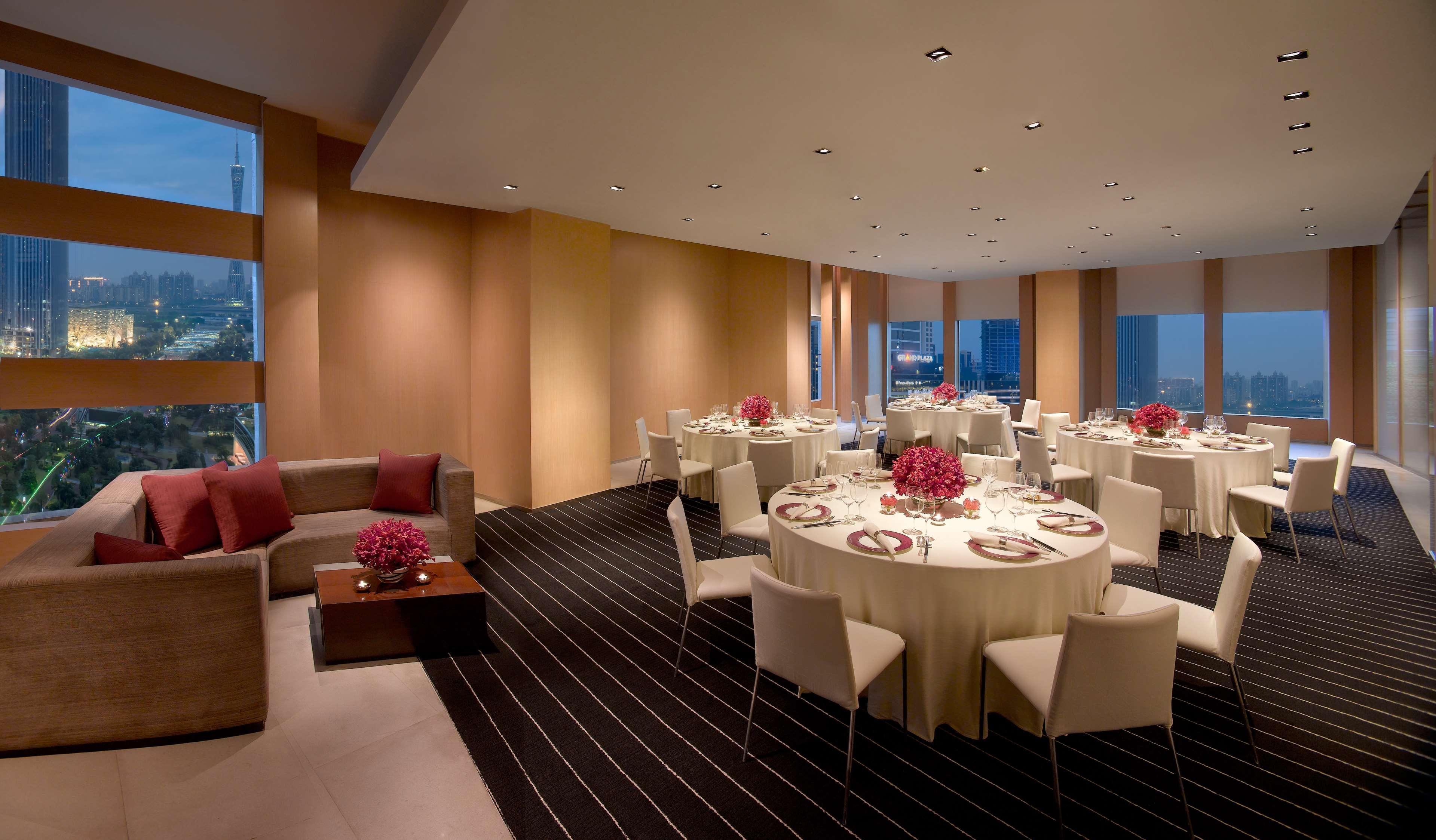 Отель Grand Hyatt Гуанчжоу Экстерьер фото